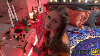 Сексом за долги пришлось расплачиваться красотке Una Fairy