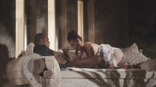 Mina Moreno соблазнила негра на секс и получила кремпай в вагину