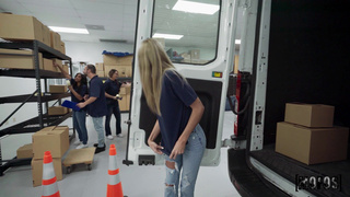 Публичный секс в рабочее время на складе запрещен, но нам похуй мы ебёмся