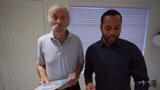 При показе дома, отжарил милашку с розовой киской в каждой комнате