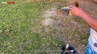 Эй, хватит подглядывать, хочешь трахнуть милфу — заходи в баньку