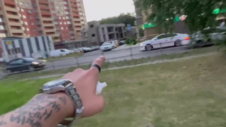 Или отсосёшь мне на крыше, или отшлёпаю — выбирай, симпатичная