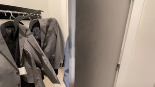 Давно я в H&M не заходил, а там ведь в раздевалке минетик делают