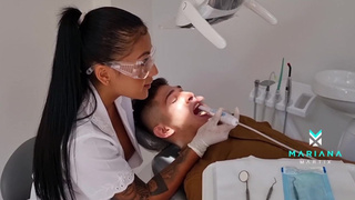 Шок, стоматологичка показала сиси! Я обязан довести её до сквиртинга