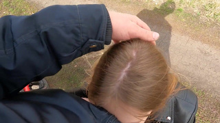 Я даже не просила, а она отсосала и по собачьи встала — покатать ещё?