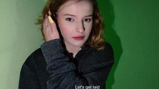 Ну раз у тебя матюрка дома — раздевайся тут, буду в подъезде трахать