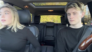 Титьки покажешь вместо денег? Соси, я за бесплатно не таксую