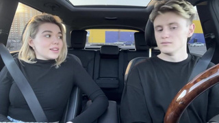 Титьки покажешь вместо денег? Соси, я за бесплатно не таксую