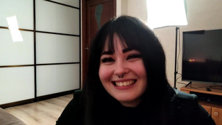 Охуенный минетик по щелчку пальца — это я могу, а трахаюсь ещё лучше