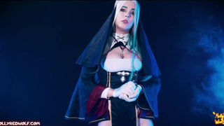 Вылизала анус, надрочила хер и обкончалась — развратная монашка