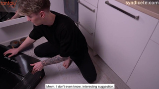 Курьерша такая обворожительная и хуец мне сосёт, как думаете, даст в писечку?