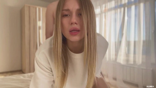 Попросила кончить на джинсы — я-то думала, кончи будет поменьше