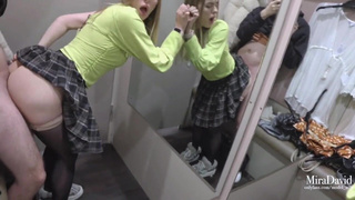 Доебу и в ротик малафью — проглотишь. Ну, чтобы примерочную не пачкать