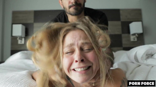 Стой, ты же мне ротик порвёшь! — Тихо, а то ещё и за волосы схвачу