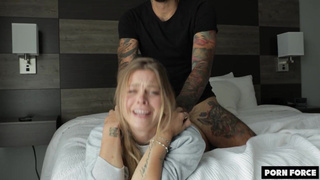 Стой, ты же мне ротик порвёшь! — Тихо, а то ещё и за волосы схвачу