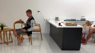 Ого, друг, какой у тебя писюн! Что ж, поздравлю пацана, он куколд