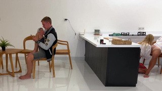 Ого, друг, какой у тебя писюн! Что ж, поздравлю пацана, он куколд