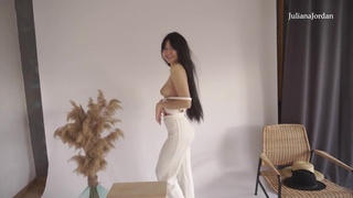 Сказала бы, что малафью в ротик хочешь, я на сиси залип и не спросил