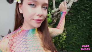 Да у неё же титьки просвечивают, таким надо сразу в ротик давать