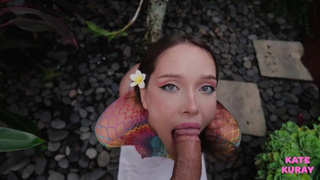 Да у неё же титьки просвечивают, таким надо сразу в ротик давать