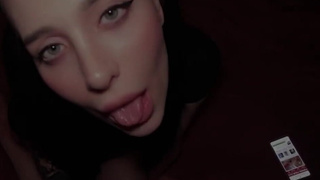 Сеструха, давай поглубже насаживайся, а то зрелке про порно расскажу