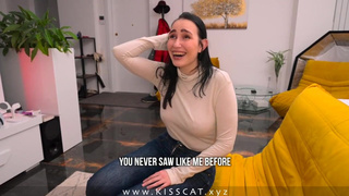 Сынишка, ты что, даже трахаться не умеешь? Ну снимай штаны, буду учить