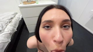 А чего ломаться — на 1-ом свидании показываю, как на хуе прыгаю