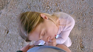 Пришли трахаться на заброшку — сначала титьки покажи мне, крошка