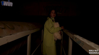 Да, ебусь с незнакомцем на улице, мужичек-то на экстрим не согласен