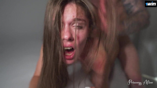 И ебливая, и крикливая — а малафью в ротик получила и притихла