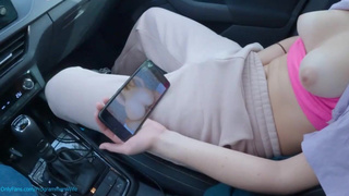 На 1-ом свидании не даёт, так ещё и мастурбирует только себе ??