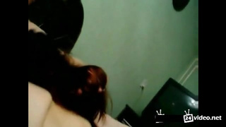 Жарят вдвоем соседскую девушку в чулочках