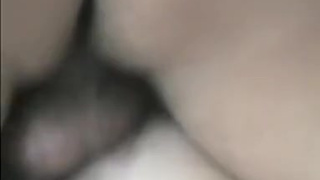 Ребята замутили наивной давалке жесткий анальный секс