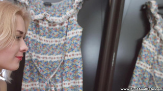 Пикапер ебет наивную русскую блондиночку в анал