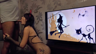 Нагнул красотку в позе раком и чпокнул