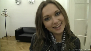 Анальный орно кастинг с симпатичной русской малышкой Alice Miller