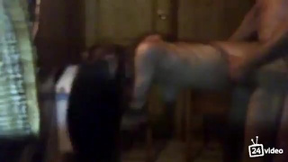 Присоединяется и сам в члене концов