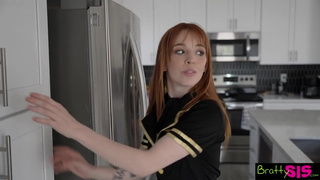 В ЖМЖ трахнем твоего брата, вот ты первая на его стояк и садись!