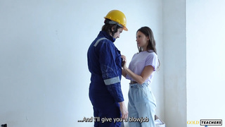 Губами полирнула хер строителю, он и отжарил её незамедлительно