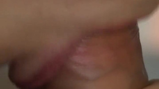 Ближе некуда — сосёт и ласково болт ласкает, а я за минуту кончаю