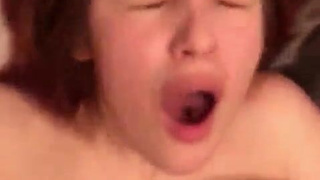 19-летняя стерва из Tinder трахнулась на первом свидании (часть 1)