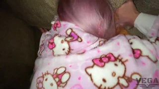 Пока моих родителей не было дома, моя сводная сестричка в пижаме проиграла в Mortal Kombat