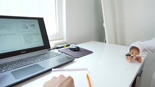 Девственник, а до оргазма довёл — разрешу студенту на очки кончить