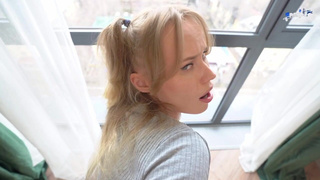 А давай потрахаемся у окна? Не каждого же так соблазняет сестренка