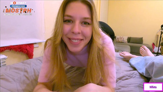 Размял мачехе задницу, она и побежала папе в анал давать — любит его