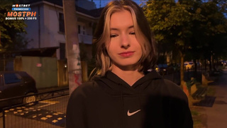 Малафью чью-то глотаю, а до вина и не знала, что так секса хочу