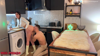 Она обкончалась, ура! Теперь ей на титьки готов кончить я