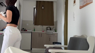 Теперь мне не надо переживать о стояке — я кончил, спасибо сестре