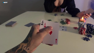 Так вот как она целку потеряла — сама же её другу проиграла ??