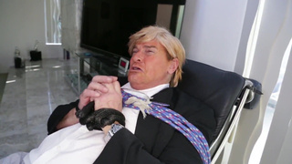 Ох уж этот загнивающий запад ?? Куколд связан и благоверная на чёрном хую